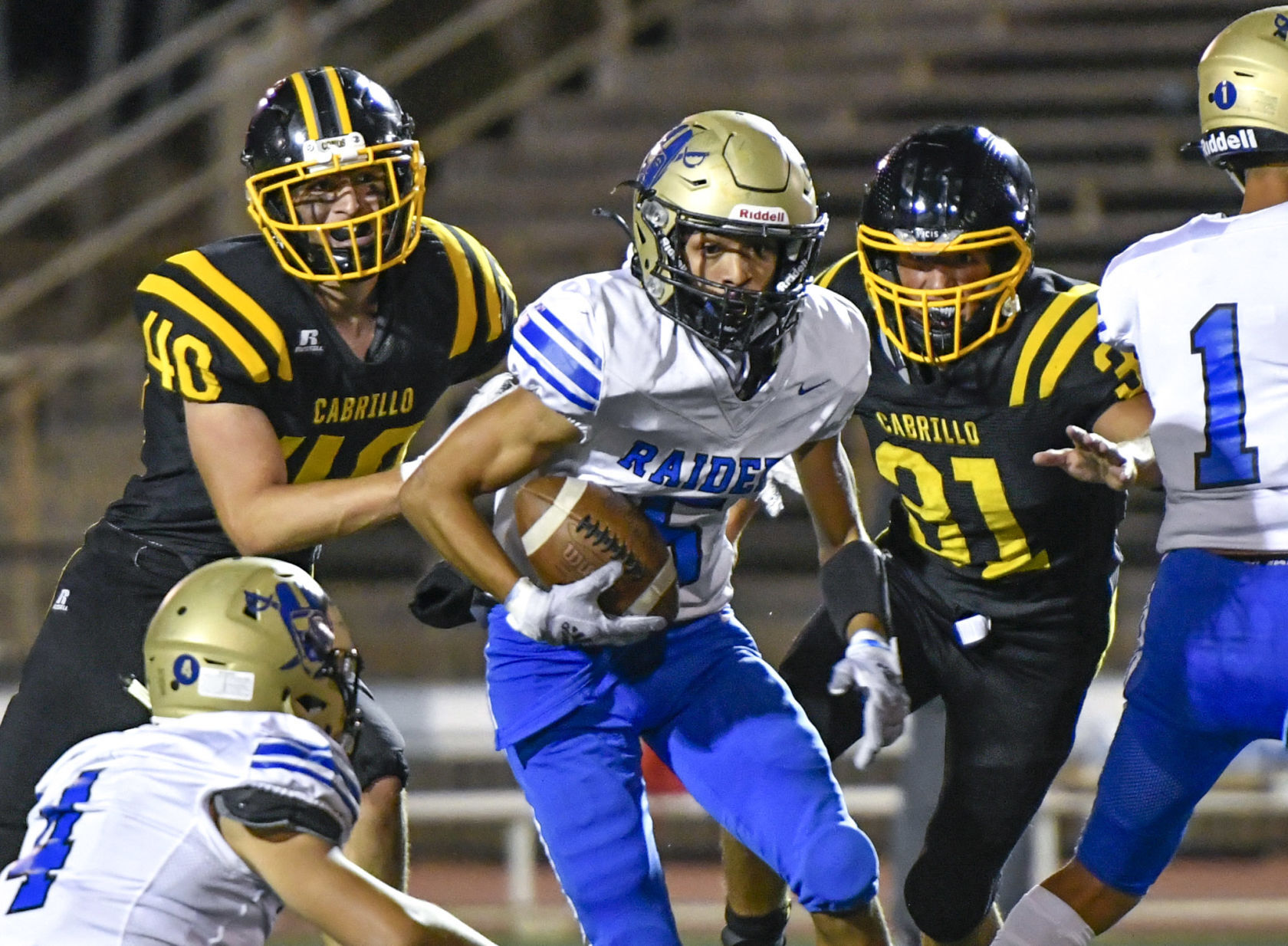 101521 CI Cabrillo football 09.JPG